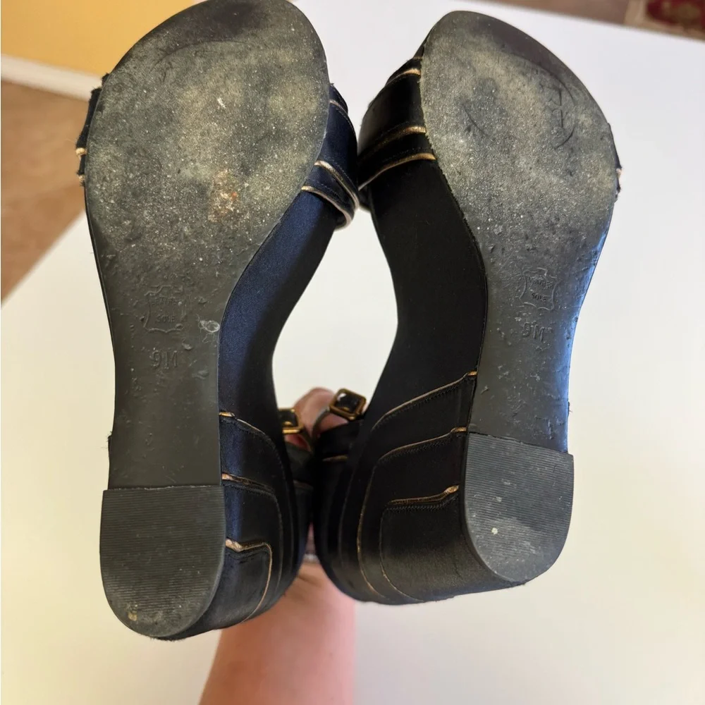Elegant Black Wedge Sandals - Picture 5 of 6